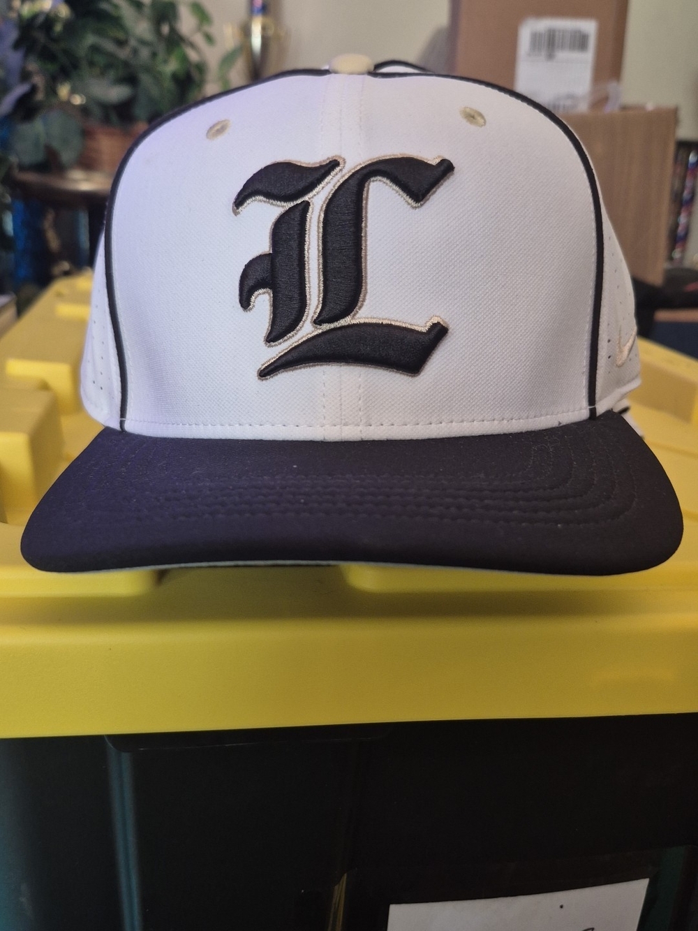 Nike Black and White Classic99 Dri-FIT Baseball Cap. (1) S/M (2) M/L (5) L/XL